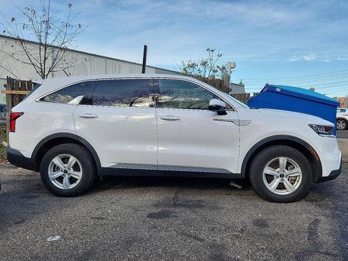 2022 Kia Sorento LX