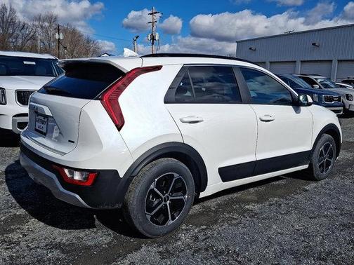 2025 Kia Niro LX