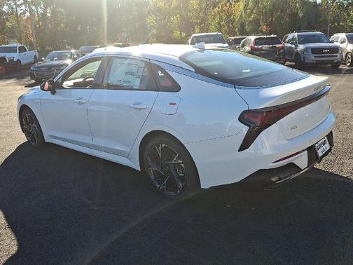 Snow White Pearl 2027 Kia K5 GT-Line