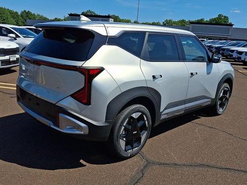 Ivory Silver 2027 Kia Seltos S