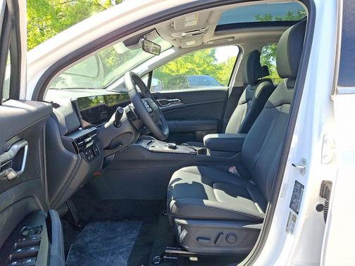 Snow White Pearl 2026 Kia Sportage Hybrid EX