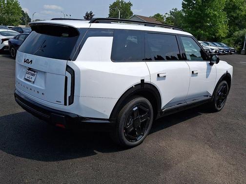 Glacial White Pearl 2027 Kia Telluride X-Line SX-Prestige