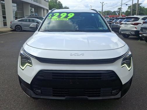 2023 Kia Niro SX Touring