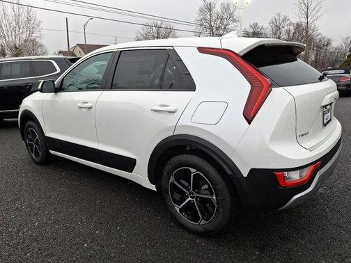 2025 Kia Niro LX