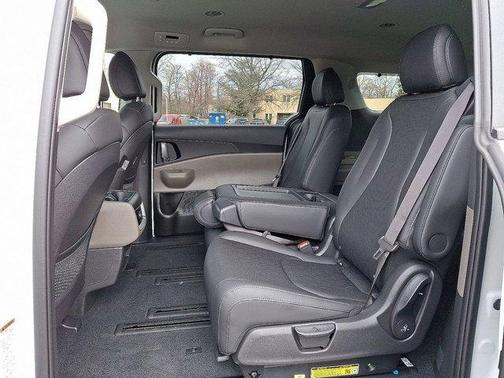 2025 Kia Carnival EX