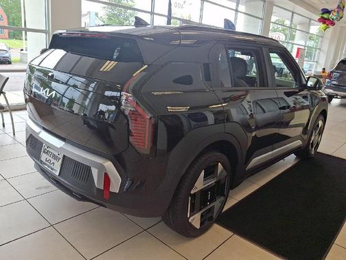 Aurora Black Pearl 2027 Kia EV3