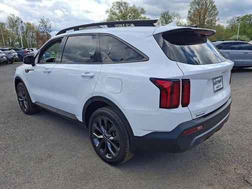 Glacial White Pearl 2023 Kia Sorento X-Line EX