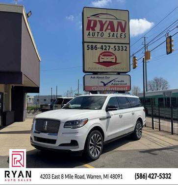 Pristine White Metallic Tri-Coat 2023 Lincoln Navigator Reserve