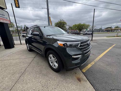 Forged Green Metallic 2023 Ford Explorer XLT