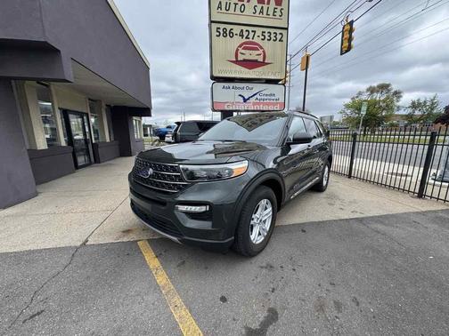 Forged Green Metallic 2023 Ford Explorer XLT
