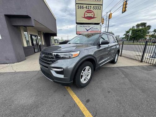 Carbonized Gray Metallic 2024 Ford Explorer XLT