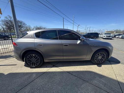 Grigio Lava Opaco Matte 2023 Maserati Grecale GT