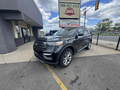 Agate Black Metallic 2024 Ford Explorer XLT