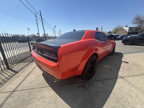 Go Mango 2023 Dodge Challenger R/T Scat Pack Widebody