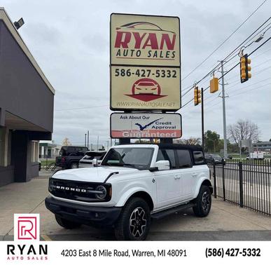 Oxford White 2024 Ford Bronco Outer Banks