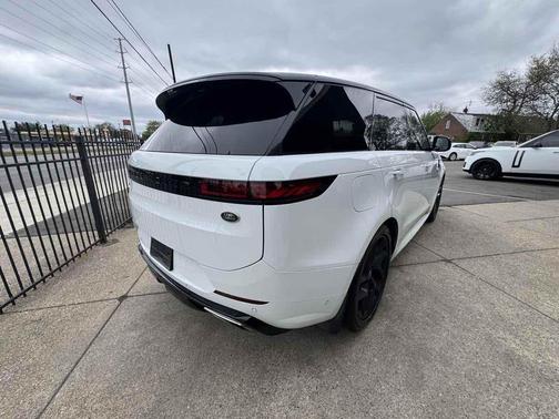 Fuji White 2023 Land Rover Range Rover Sport SE
