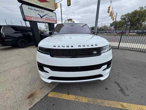 Fuji White 2023 Land Rover Range Rover Sport SE