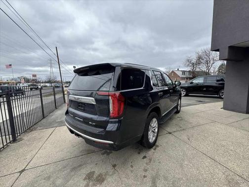 2023 GMC Yukon SLT