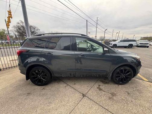 Baltic Sea Green Metallic 2019 Ford Escape SE
