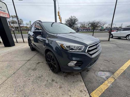 Baltic Sea Green Metallic 2019 Ford Escape SE