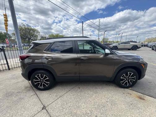 Zeus Bronze Metallic 2021 Chevrolet Trailblazer ACTIV
