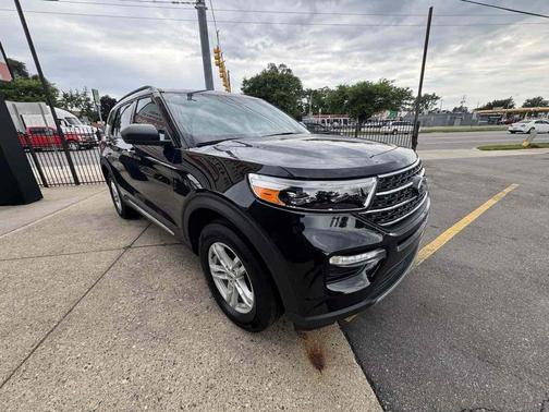 Agate Black Metallic 2024 Ford Explorer XLT