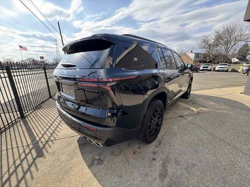 2024 Chevrolet Traverse LT