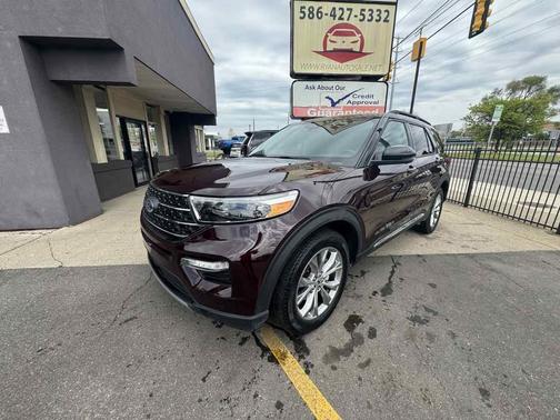 Jewel Red Metallic Tinted Clearcoat 2023 Ford Explorer XLT