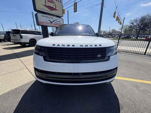 Fuji White 2023 Land Rover Range Rover P400 SE