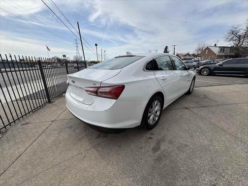 2022 Chevrolet Malibu FWD LT