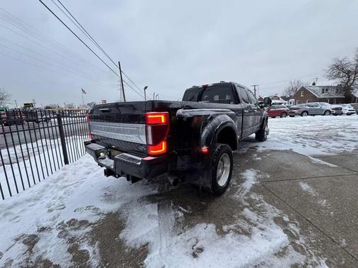 2022 Ford F-450 Platinum