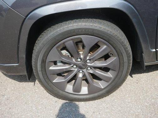 Granite Crystal Clearcoat Metallic 2020 Jeep Cherokee High Altitude
