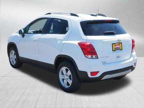 Summit White 2022 Chevrolet Trax LT