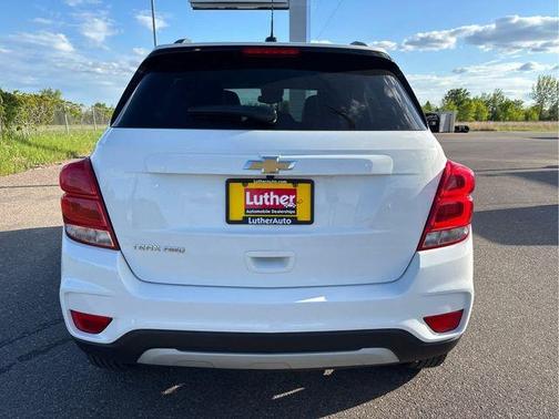 Summit White 2022 Chevrolet Trax LT