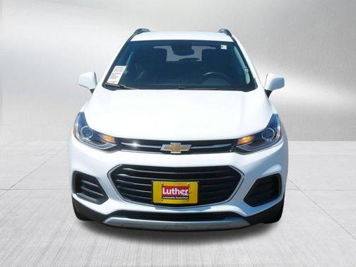 Summit White 2022 Chevrolet Trax LT