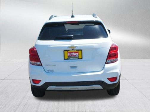 Summit White 2022 Chevrolet Trax LT