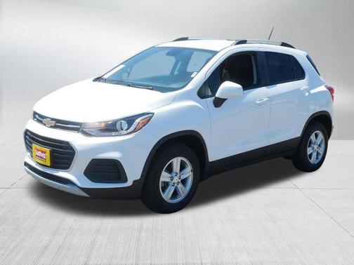 Summit White 2022 Chevrolet Trax LT