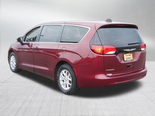 Velvet Red Pearlcoat 2023 Chrysler Voyager LX