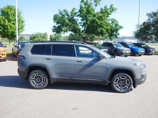 Sting Gray Clearcoat 2026 Jeep Cherokee LAREDO/LIMITED
