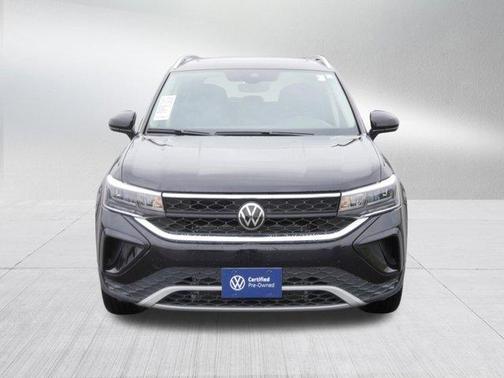 Deep Black Pearl Effect 2023 Volkswagen Taos 1.5T SE