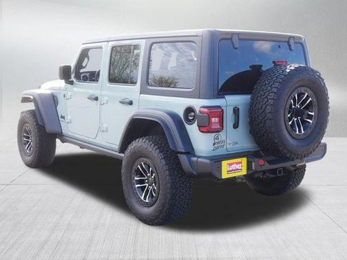 Earl Clearcoat 2024 Jeep Wrangler Sport