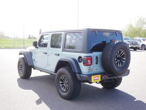 Earl Clearcoat 2024 Jeep Wrangler Sport