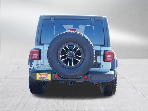 Earl Clearcoat 2024 Jeep Wrangler Sport