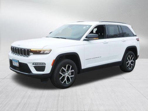 Bright White Clearcoat 2024 Jeep Grand Cherokee Limited
