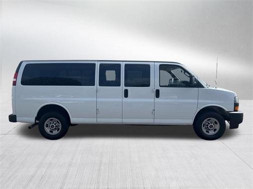 2023 GMC Savana 3500 LS