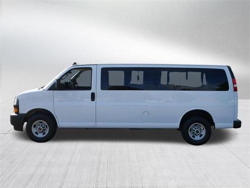 2023 GMC Savana 3500 LS