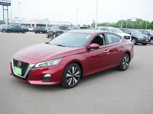 2022 Nissan Altima 2.5 SV