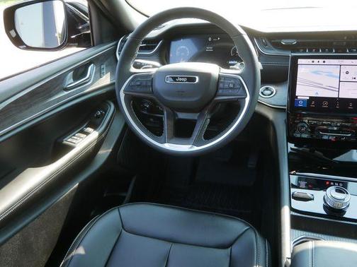 Diamond Black 2025 Jeep Grand Cherokee Limited