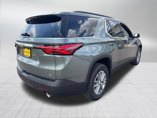 Silver Sage Metallic 2023 Chevrolet Traverse LT Leather