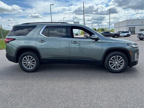 Silver Sage Metallic 2023 Chevrolet Traverse LT Leather